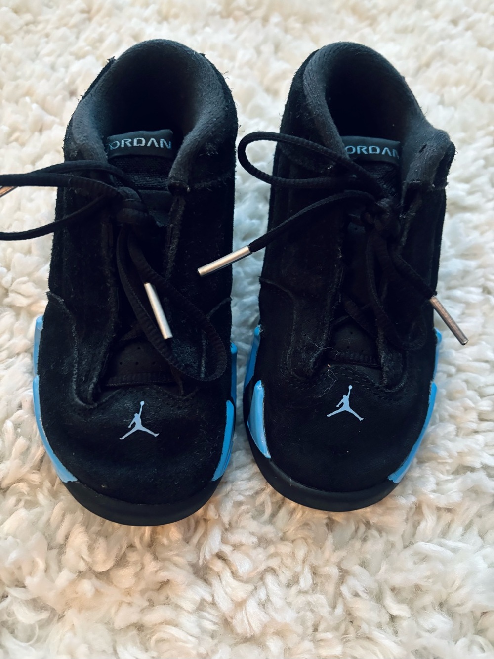Toddler Boy Blue and Black Jordan Retro 14 - Size 10C , in great condition - Picture 3 of 9